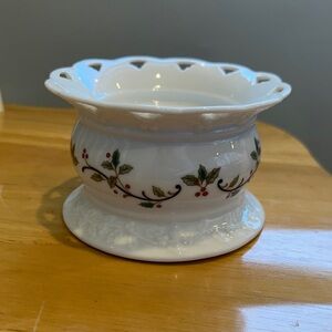 Mikasa Holiday Lace 3inch candle holder NWT